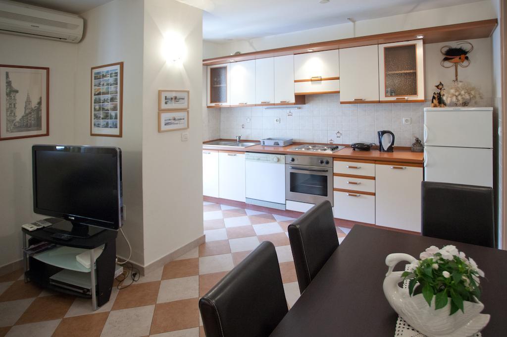 Ideal Location Split Apartments חדר תמונה