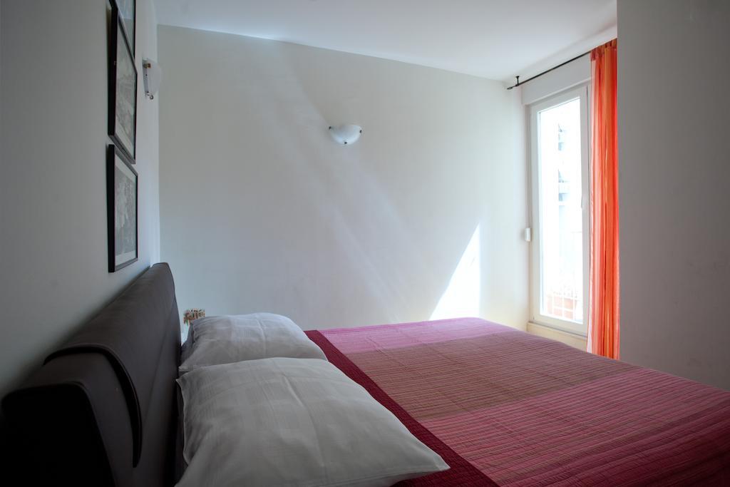 Ideal Location Split Apartments חדר תמונה