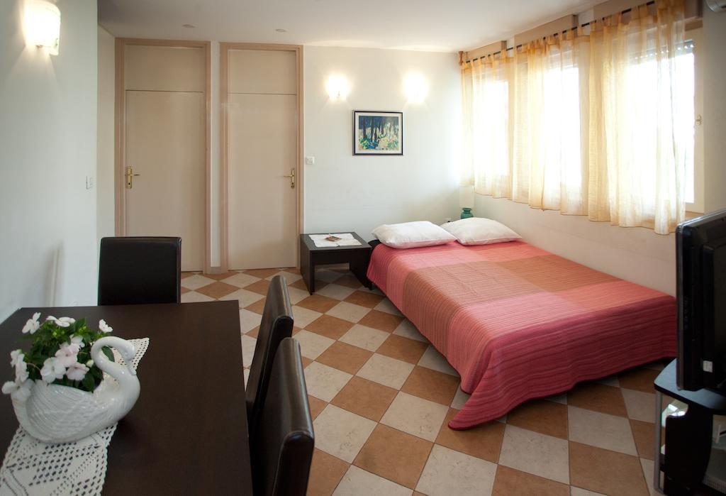 Ideal Location Split Apartments חדר תמונה