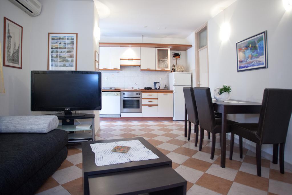 Ideal Location Split Apartments חדר תמונה