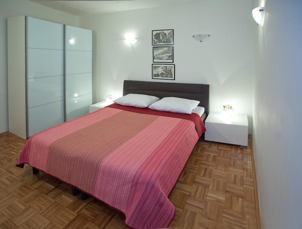 Ideal Location Split Apartments חדר תמונה