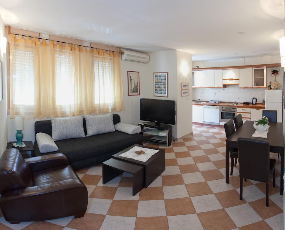 Ideal Location Split Apartments חדר תמונה